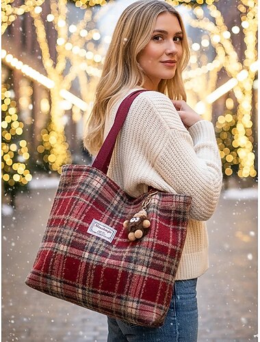  Julerutete vesker til dame – store og små størrelser, polyesterstoff med pompong-sjarm, festlig stil for julehandel og gaveutdeling