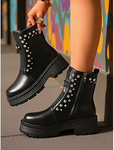  Dámské černé kotníkové boty s cvočky - robustní boty na platformě v rockerském stylu s výraznými kovovými cvočky, ideální pro ležérní, pouliční styl a odvážný vzhled