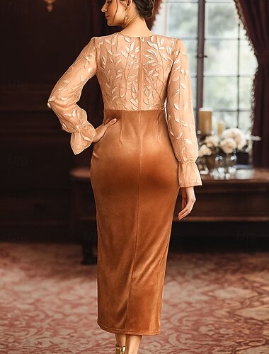  Linjeform Ankellengde Cocktail Kjole Langermet V-hals Elegant Årgang Fest Polyester Kjole til brudens mor med Plissert Broderi Fargeblokk