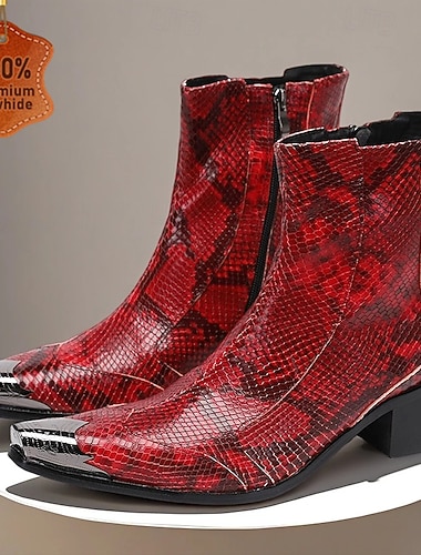  Botas de cano curto masculinas em couro vermelho com estampa de cobra – salto bloco confortável com detalhes de tachas, ideais para encontros e festas de Natal.