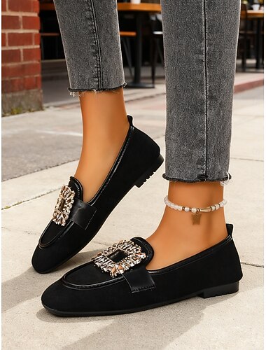  クリスタルバックル付きのレディースヒョウ柄ローファー - ブラウンのレザーアクセントが付いたスタイリッシュで快適なフラットシューズ。毎日のアクティビティや週末のお出かけにぴったりのカジュアルウェアです。