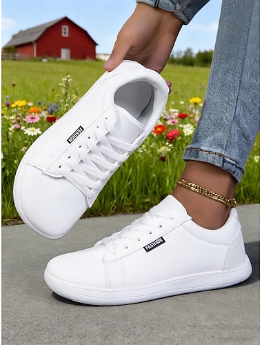  Klassische weiße Damen-Sneaker aus Kunstleder mit weiter Passform – lässige Schnürschuhe zum Tennisspielen, Spazierengehen, für Schule und Alltag.