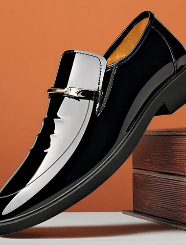  Svarte herresko i lakkskinn med slip-on-mønster – komfortable og sofistikerte for kontorbruk, fester og kveldsarrangementer
