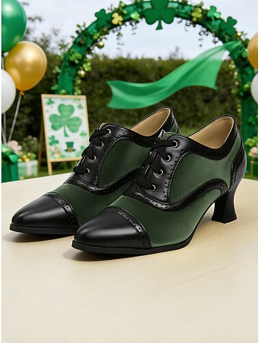 Grüne und schwarze Schnürschuhe mit Absatz für Damen – Vintage-inspiriertes Design mit kontrastierender Zehenkappe und St. Patrick's Day-Stil, perfekt für festliche Anlässe und Feierlichkeiten.