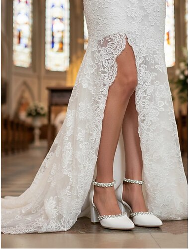  chaussures de mariage à talon carré blanc pour femmes – bout pointu avec brides de cheville ornées de strass, chaussures de mariée élégantes pour les occasions spéciales