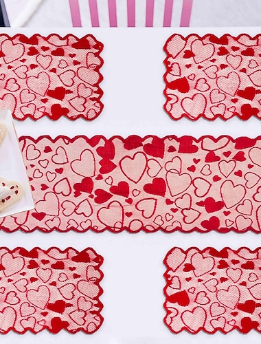  Tischläufer und Platzset mit Herzmuster aus Spitze zum Valentinstag, rotes Amor-Design, perfekt für Hochzeiten, romantische Dinner, festliche Dekoration, ideal für die Valentinstagsdekoration zu Hause