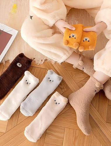  Meias de inverno femininas em fleece coral com estampa de ursinho fofo, forradas com fleece, grossas e quentinhas, ideais para gestantes, perfeitas para dormir no frio e confortáveis.