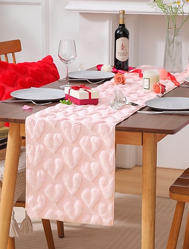  Chemin de table en forme de cœur pour la Saint-Valentin, idéal pour décorer une table à manger, une table basse, un meuble TV, ou pour une décoration festive. Parfait pour célébrer la Saint-Valentin