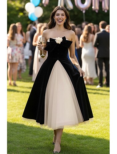  A-linja Nilkkapituinen Polven yli Tanssiaispuku Coctail-asu Musta Cocktail-mekko Tanssiaismekot Tyylikäs Hihaton Olkaimeton Tanssiaiset Iltajuhlat Tylli Sametti kanssa 3D-kukat Laskokset