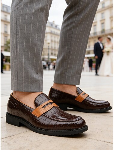  Bruine loafers voor heren met krokodillenprint – elegante instapschoenen met een modieus design, ideaal voor op kantoor, formele gelegenheden, informele uitjes en bruiloften.
