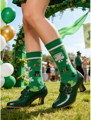 Grüne Vintage-Pumps aus Kunstleder mit Schnallendetail – elegante Kitten-Heel-Schuhe für den St. Patrick's Day, festliche Schuhe