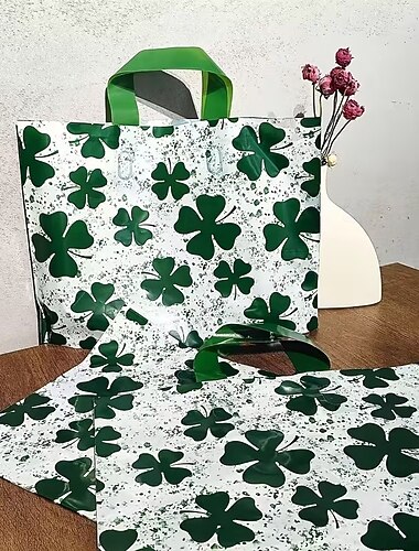  50 Stück St. Patrick's Day Geschenktüten Kleeblatt Partytüten wiederverwendbare Tragetaschen für Kleidung Einkaufen Valentinstag Göttin Tag Muttertag verstärkte grüne Handtaschen