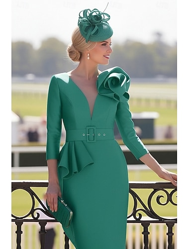  Fourreau Colonne Mi-long Robe de Derby Robe de Mère de Mariée  Manche 3/4 Col en V Élégant Dos Nu Kentucky Derby Satin avec Fleurs 3D Ceinture / Ruban Fleur