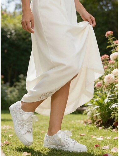  Dámské krajkové svatební tenisky pro venkovní a zahradní svatby – pohodlné svatební boty se stužkovými tkaničkami