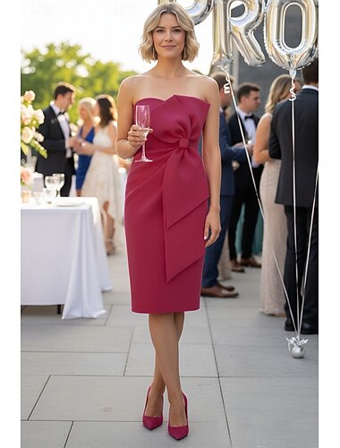  Tubinho Até os Joelhos Vestido de formatura Vestido de festa Vestido Coquetel Vestidos de baile Elegante Festa Sem Manga Sem Alças Reunião de Classe Coquetel Crepe Esticado com Laço(s) Franzido