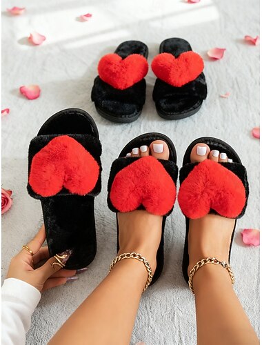  Zwarte, donzige imitatiebonten slippers voor dames met een rood pluchen hart – comfortabele, warme open teen huisschoenen voor romantische Valentijnsdagcadeaus, binnenhuiskleding en slaapkamer