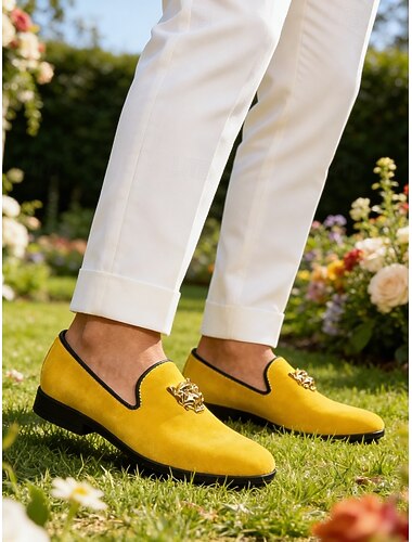  Gele instapschoenen voor heren met leeuwenembleem, stoere en trendy casual schoenen, ideaal voor modieuze evenementen, informele bijeenkomsten, speciale gelegenheden en bruiloften.
