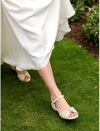  Witte parelmoeren bruidssandalen voor de bruid, lage blokhak schoenen met enkelbandje voor tuin- en formele bruiloften.