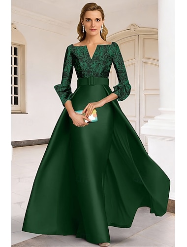  A-linje Gulvlengde Kveldskjoler Elegant Blomster Brudens mor 3/4 ermer V-hals Hage fest Bryllup Sateng Blonder med Plissert