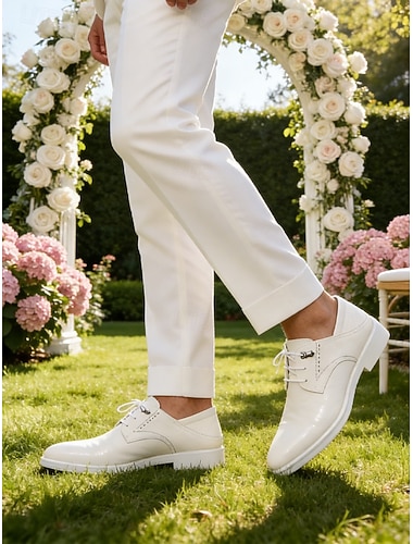  Herresko i hvitt imitert skinn, klassisk formelt fottøy med polert finish, perfekt for bryllup og spesielle arrangementer