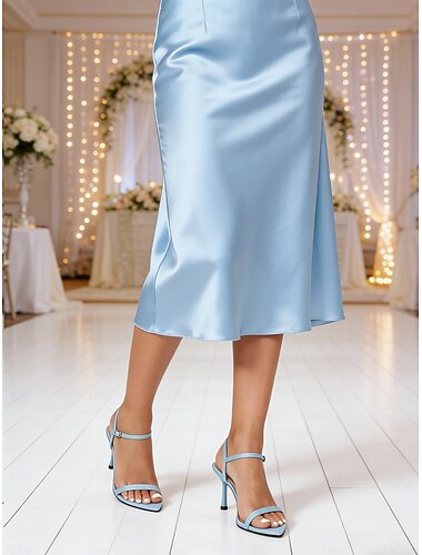  Dámské světle modré saténové sandály na kotníkovém podpatku - elegantní boty pro družičky ve stylu městského šiku pro moderní městské svatby