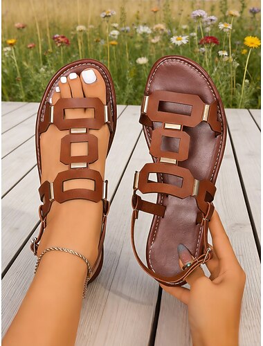  صنادل نسائية بنية اللون مسطحة مفتوحة من الأمام، صنادل كلاسيكية بأشرطة مناسبة للسفر الصيفي والشاطئ والارتداء اليومي