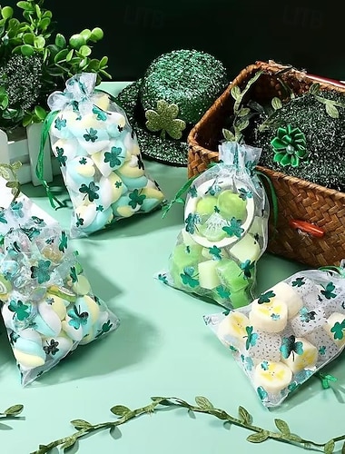  50 Stück Geschenktüten zum St. Patrick's Day, grüne Organzabeutel mit Kleeblattmuster für Schmuck, Gastgeschenke, zwei Größen 3,9 x 5,9 Zoll &5x7 Zoll