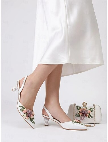  Dame bryllup sko Bryllup Bryllupshæler Bryllup Sandaler Brudesko Satengblomst Fantasihæl Spisstå Mote PU Snøring Hvit