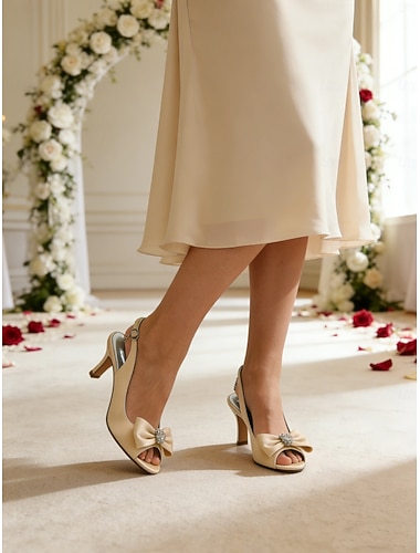  Champagnekleurige satijnen slingback hakken voor bruidsmeisjes – open teenschoenen met strik, pumps met strassbroche en kittenhak voor bruidsfeesten, ceremonie, receptie, gala en formele gelegenheden