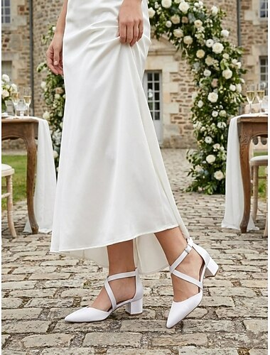  Bruidsmeisjesschoenen voor dames – witte pumps met spitse neus en lage blokhak, met gekruiste enkelbandjes en gesloten neus, geschikt voor bruidsfeesten, gala's, avondjes uit, cocktails en formele gelegenheden.