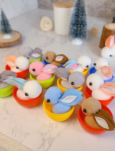  16 sztuk wypełniaczy do koszyków wielkanocnych: mini pluszowe króliczki w skorupkach jajek, różne pompony króliczki do polowania na pisanki, upominki na przyjęcia dla dzieci, nagrody w klasie, wypełniacze do torebek ze słodyczami, wiosenna dekoracja preze