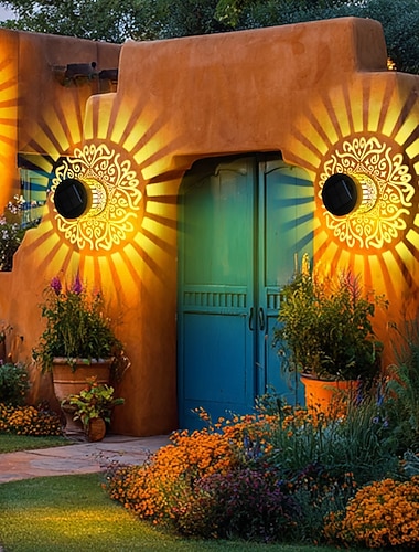  2 stk. utendørs solcelledrevet mandala metall hul projeksjonsvegglamper, IP44 vanntett, varmt hvitt lys, hage, terrasse, gjerde, gangsti, veggdekor, landskapsbelysning, omgivende aksentlys