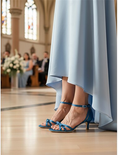  Dames vintage satijnen groene sandalen met bandjes en kitten heel uit de jaren 50 met strikdetail – elegante avondschoenen voor bruiloftsgasten, cocktailparty's en formele evenementen