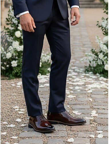  herresko i lakkskinn – elegante og polerte tursko til forretninger, formelle anledninger og spesielle arrangementer