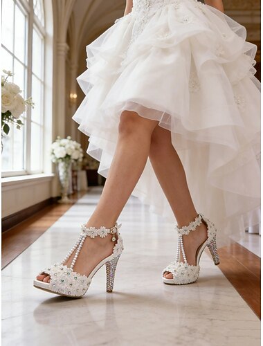  luksuriøse perle- og blondehæler med justerbar ankelstropp, ideell for bruder