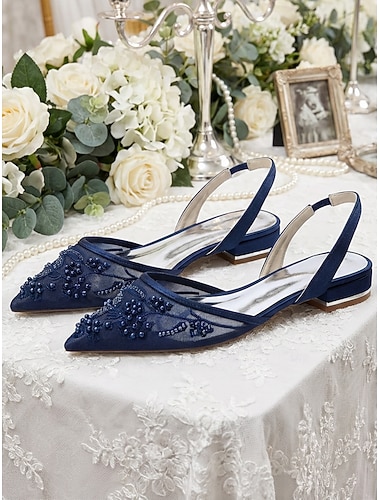  Dámské tmavě modré síťované balerínky s rolákovým zapínáním, perleťově zdobené špičaté boty pro družičky na venkovních zahradních svatbách