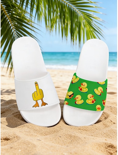  skyvesandaler med andetrykk for menn – tilbakelent og kul stil for menn på sommerstrandturer, grilling og uformelle utendørssamlinger