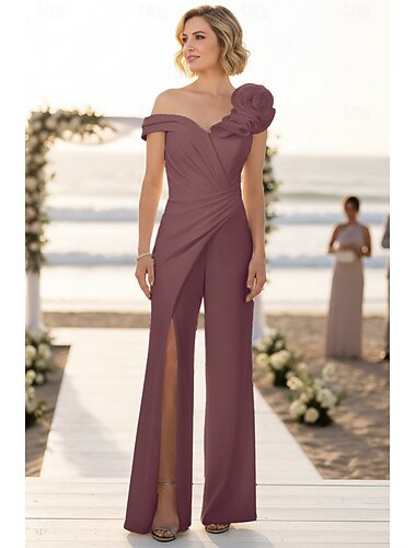  Kezeslábas Földig érő Örömanya ruha Ujjatlan Aszimmetrikus Elegáns minimalista Alkalmi Előírásos Esküvői vendég val vel Virág