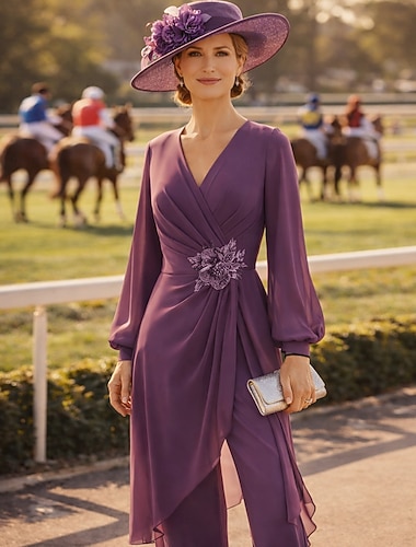  Skjorte Kolonne Gulvlengde Mor til Bruden Kjole Korte Ermer V U-Hals Elegant Vintage Formell Bryllups gjest Chiffon med Folder Rynket Blomst