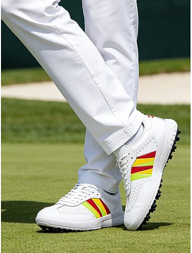  Tênis de golfe masculino branco, modelo esportivo com cadarço e detalhe de listra colorida, sola com amortecimento, estilo esportivo moderno para campos de golfe.