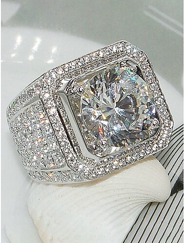  Bague pour homme en alliage plaqué or/argent, ornée d'un grand zircon cubique carré et pavée de petits diamants. Idéale pour la Saint-Valentin, les mariages et les cadeaux.