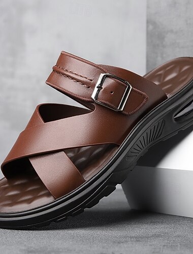 Brune sandaler med kryssremmer til herre, komfortable og slitesterke, perfekte for golfere og utendørs sommeraktiviteter