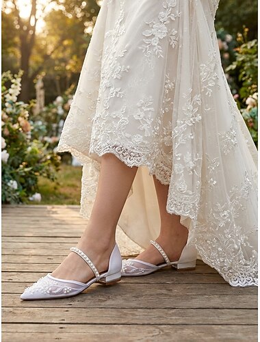  Ivoren bruidsschoenen voor dames met kanten bandjes en parels, lage hakken, elegante en comfortabele platte schoenen voor een bruiloft in de tuin of buiten.