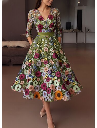  A-linje Telång Cocktailklänningar Elegant Vintage Blommig Halvlång ärm V-hals Trädgårdsfest Bröllop Ficka Satäng Spets med Broderad blomma Broderad Ficka