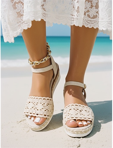  beige heklede kilesandaler for kvinner – bohemsk espadrilleplattform med ankelstropp for sommerferier, strandturer og uformelle utflukter