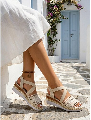  Beige gehaakte espadrilles met sleehak en elastische bandjes voor dames – stijlvolle en comfortabele schoenen voor een strandvakantie – perfect voor zomerse uitstapjes en ontspannen dagen.