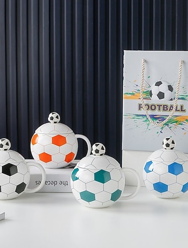  Fußball-Keramikbecher-Geschenkset, 350 ml (12 oz) Becher mit Fußballmotiv, Deckel und Löffel, Sport-Souvenir-Kaffeebecher in Geschenkbox, originelles Trinkgeschirr für Fans
