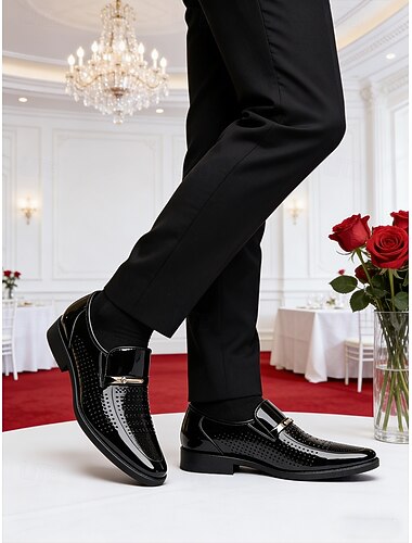  Herreloafers i svart lakk i kunstskinn, elegante slip-on-sko til brudepar og formelle arrangementer