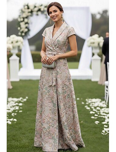  A-linje Gulvlengde Gjestekjole til bryllup Formell kjole Aftenkjole Kjole til brudens mor Stropper V-hals Knaphul Elegant Årgang Formell Bryllupsgjest Jacquard med Belte / bånd Delt front