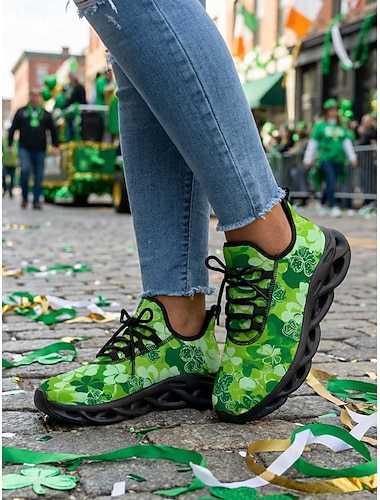  Dames hardloopschoenen met klaverprint voor St. Patrick's Day - lichtgewicht, ademende veterschoenen voor parades, festivals, reizen en wandelen. &actieve vrijetijdskleding